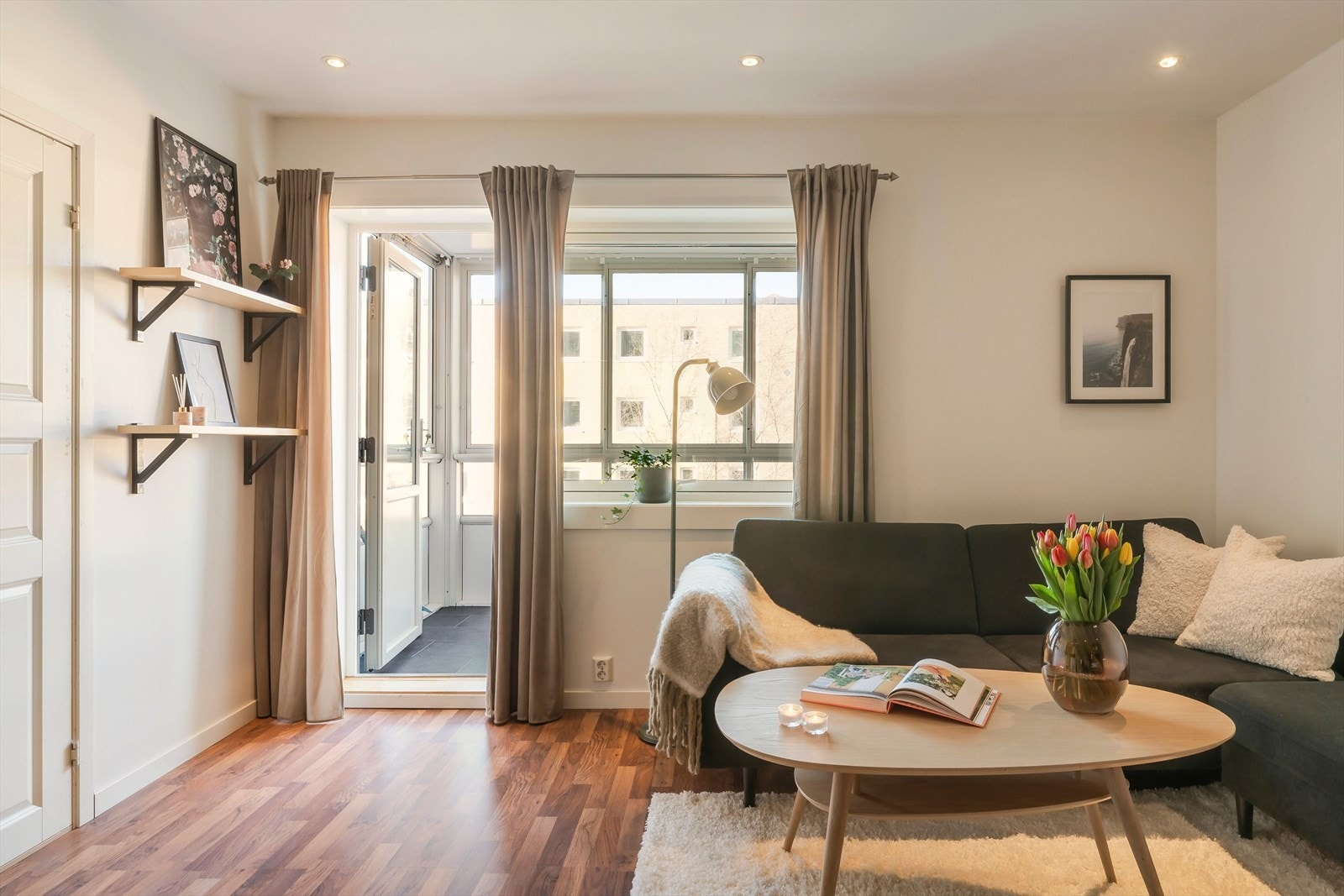 Aktiv Eiendomsmegling v/ Marius Kvalvik har gleden av å presentere Elgeseter gate 26B - en innbydende leilighet beliggende i byggets femte etasje, med vestvendt balkong og gode solforhold. Galleribilde