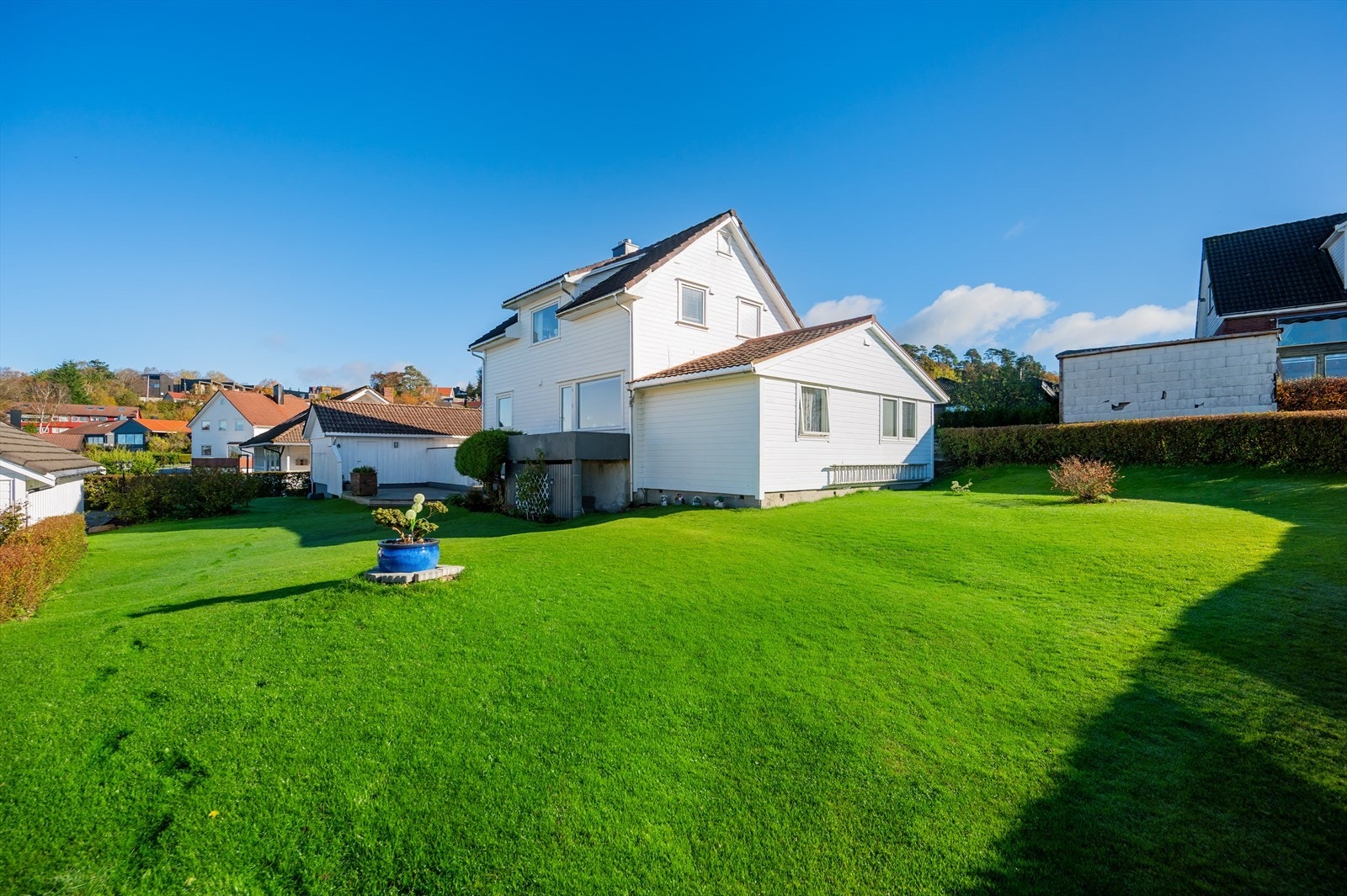 Innholdsrik generasjonsbolig beliggende i et attraktiv og barnevennlig boligområde på Hana - et steinkast fra Sandnes. Galleribilde