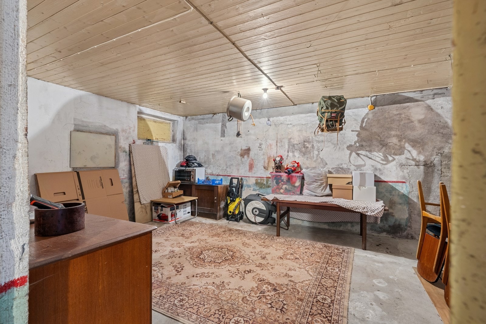 I kjelleren er det romslig boder med god plass til oppbevaring. Galleribilde