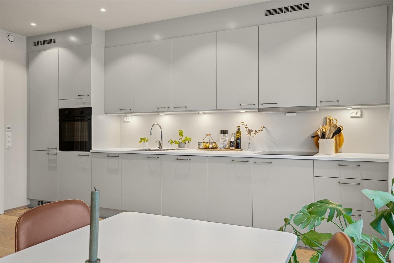 Kjøkkeninnredning fra Nova modell "Tromsdalestinden". Galleribilde