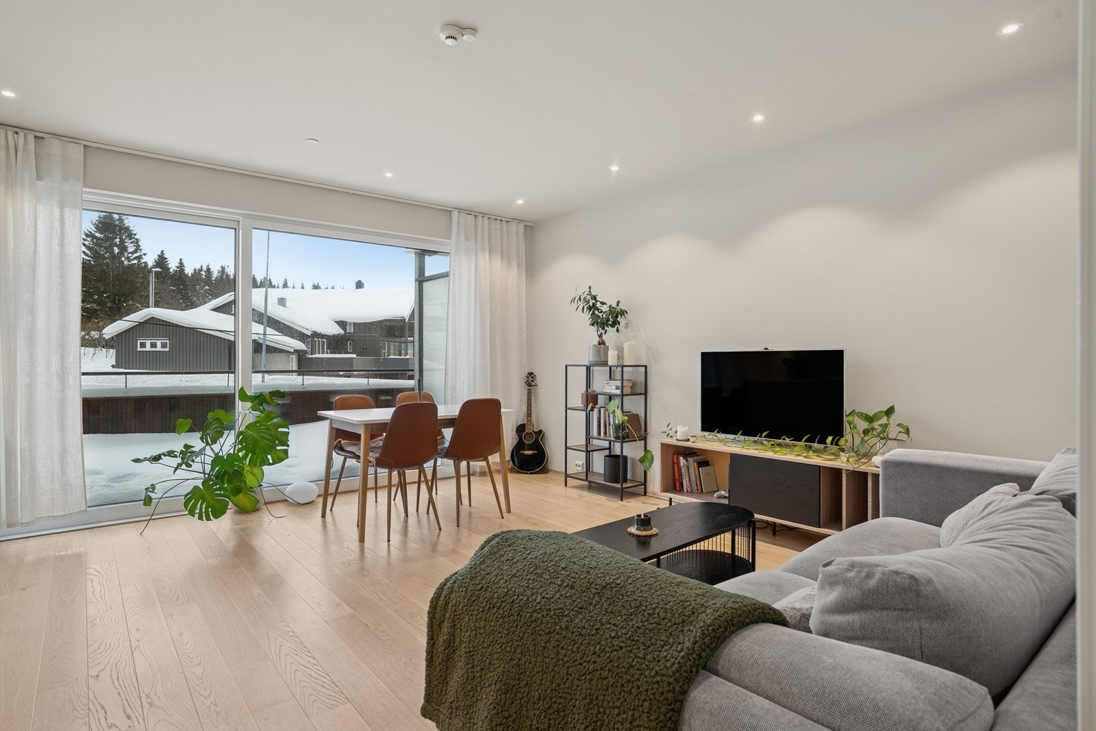 Åpen stue- og kjøkkenløsning. Galleribilde