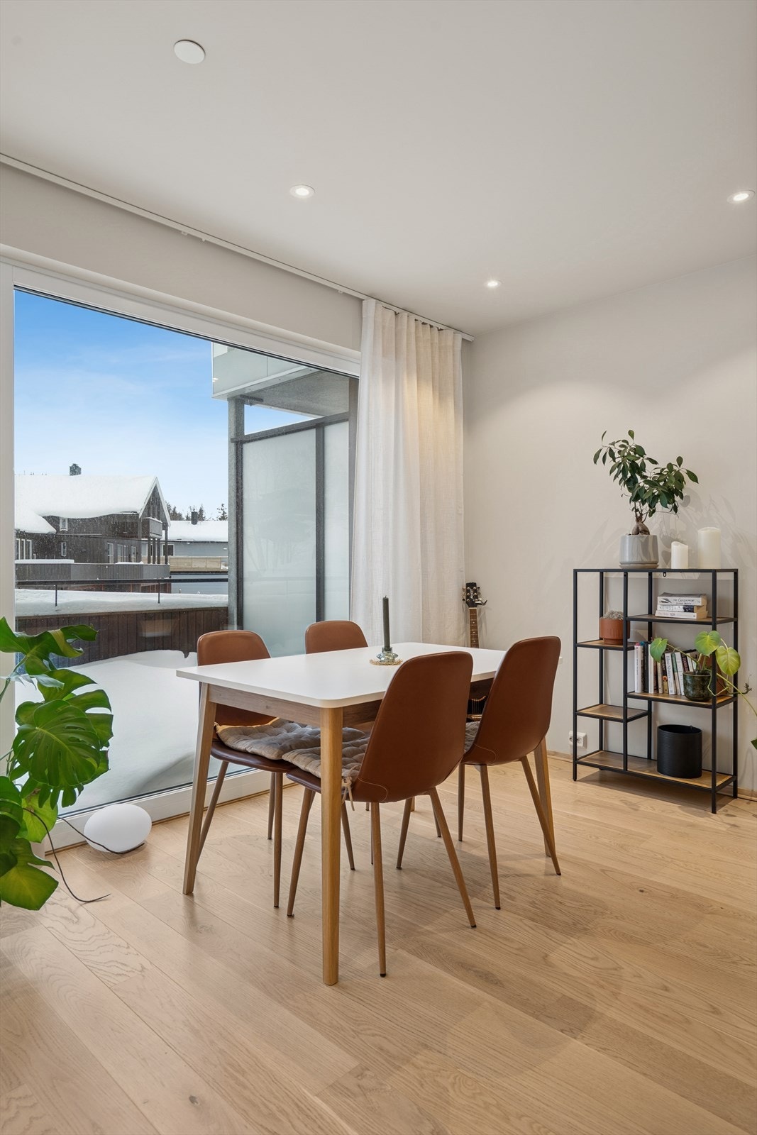 Store vindusflater. Galleribilde