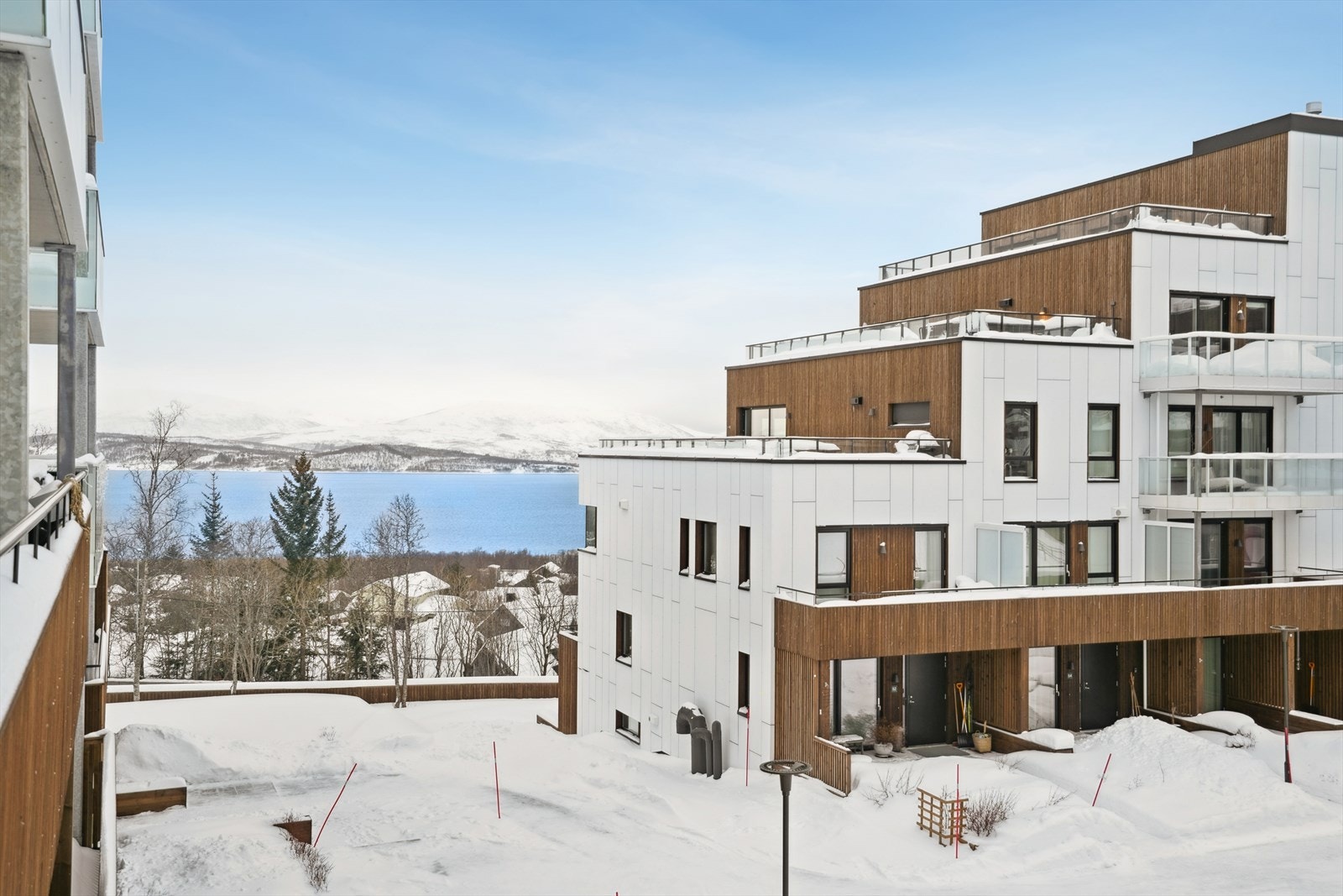 Utsikt fra balkong. Galleribilde