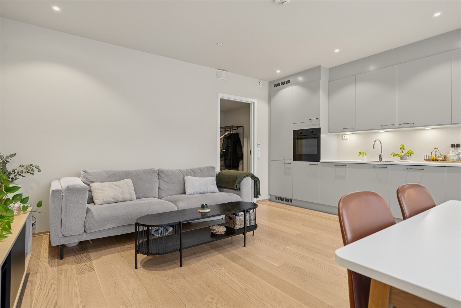 Kjøkken med integrerte hvitevarer. Galleribilde