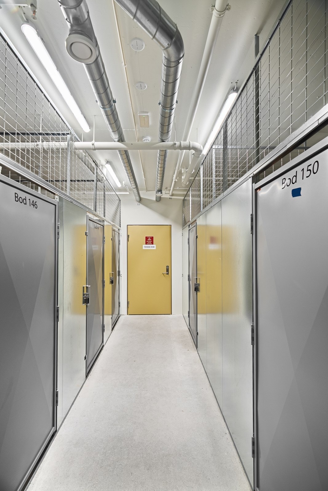 Sportsbod i 1. etasje. Galleribilde