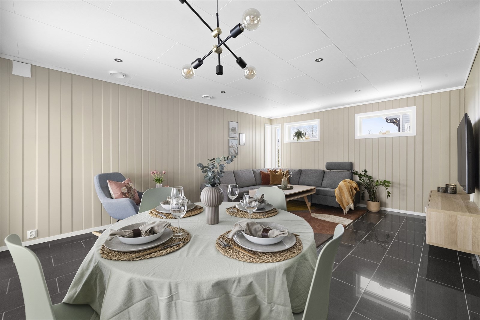 Balansert ventilasjon og varmekabler i nesten hele boligen Galleribilde