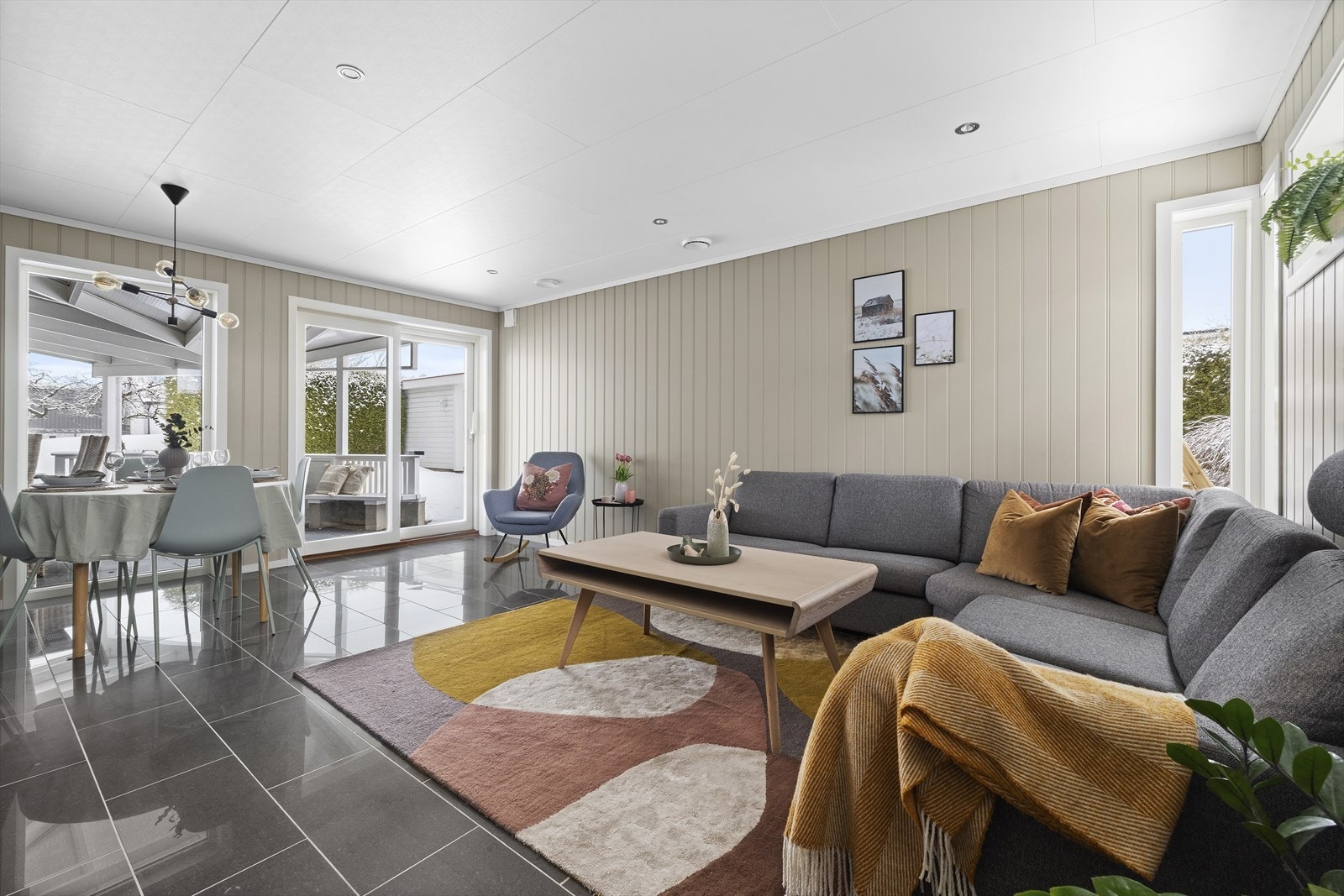 Fra stuen er det utgang til uteområdet Galleribilde