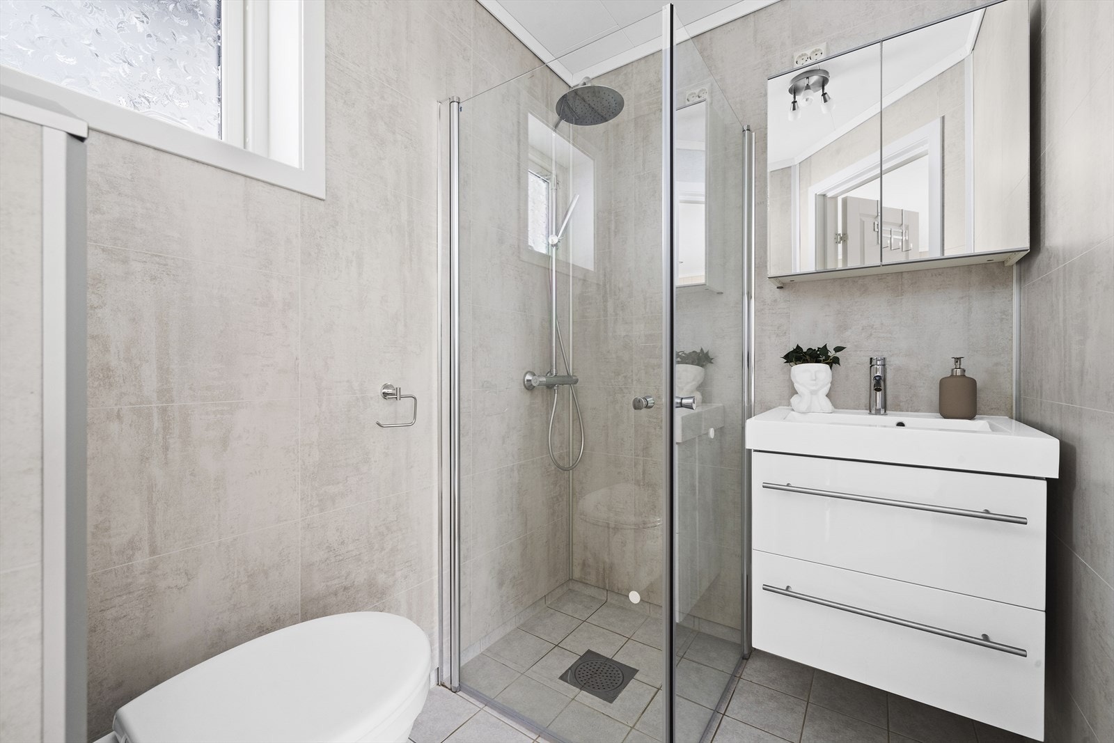 Bad i tilknytting til soverom 1 Galleribilde