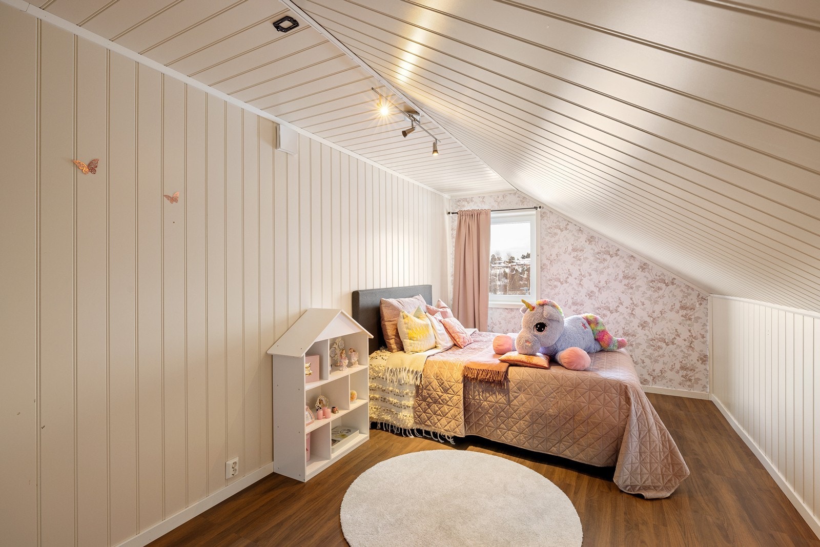 Rommet fungerer perfekt som et barnerom, gjesterom eller kontor. Galleribilde