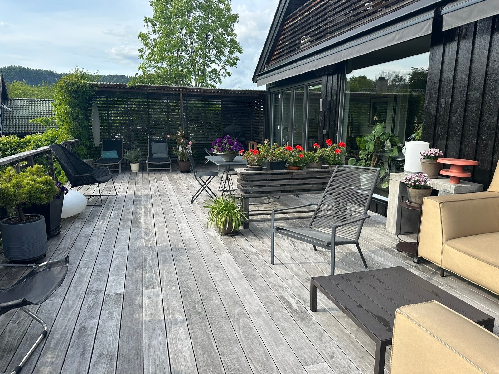 Terrassen er lagt med Kebony Galleribilde