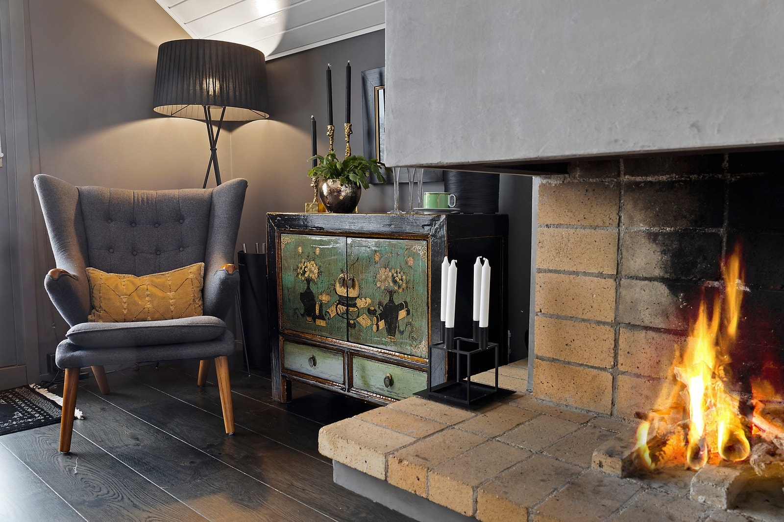 Åpen peis i 2. etasje Galleribilde