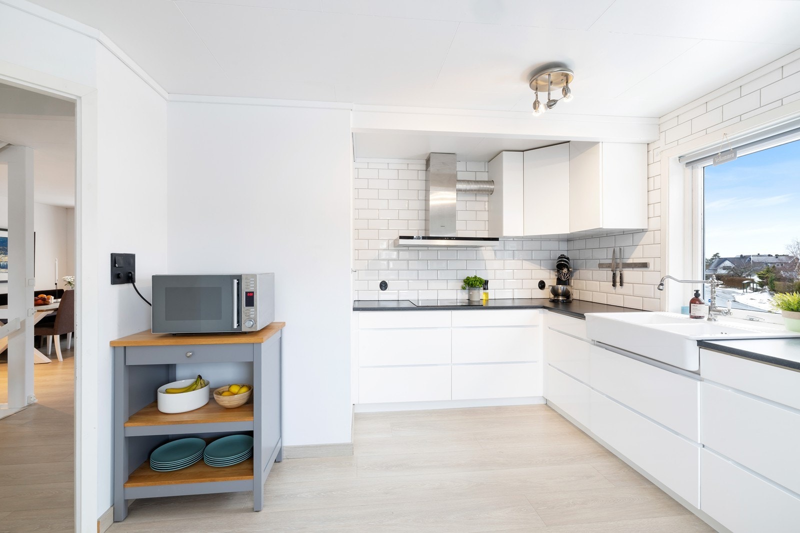 Delikat og romslig kjøkken Galleribilde