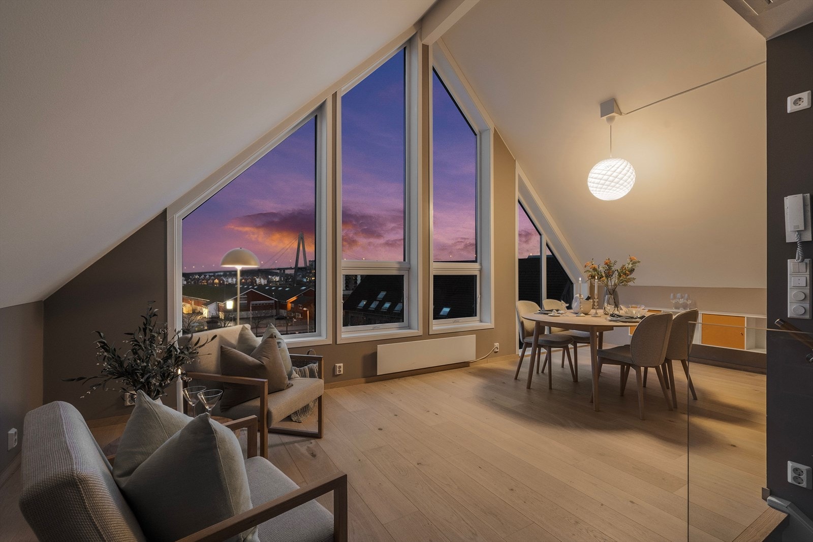 Velkommen til visning av Pedersgata 32B! Presentert av Eiendomsmegler MNEF, Daniel Løken. Galleribilde