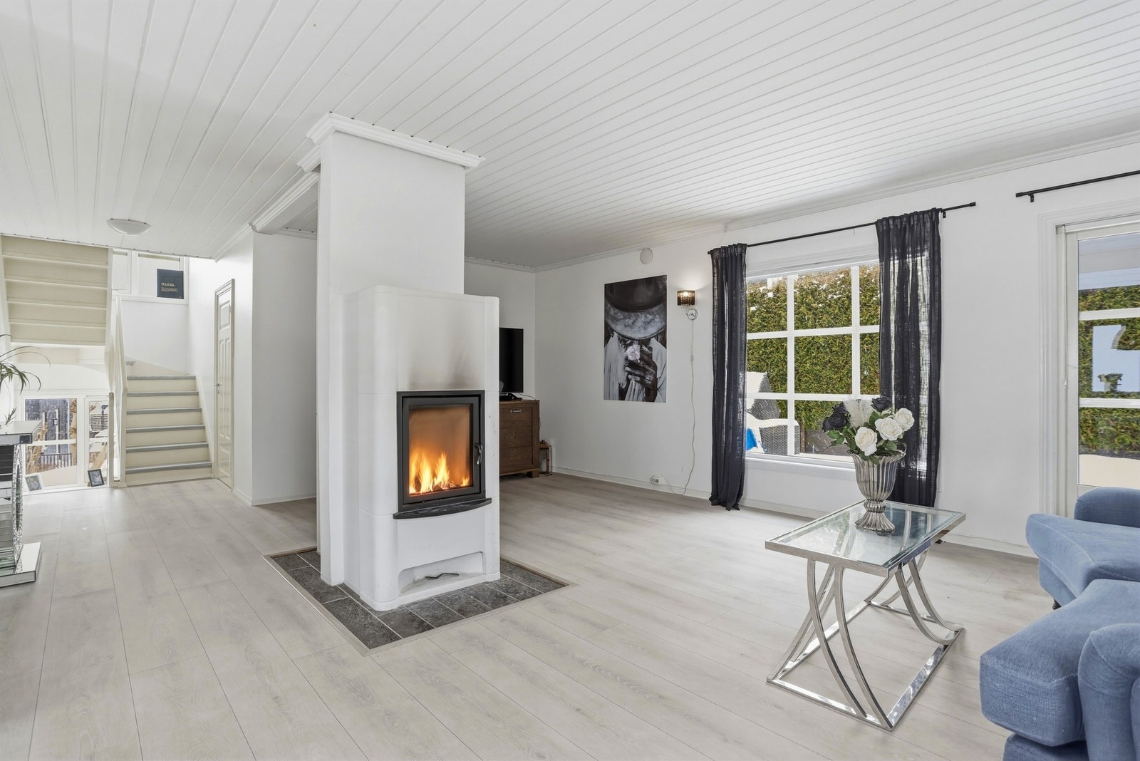 Romslig stueområde med mulighet for møblering etter eget ønske. Galleribilde