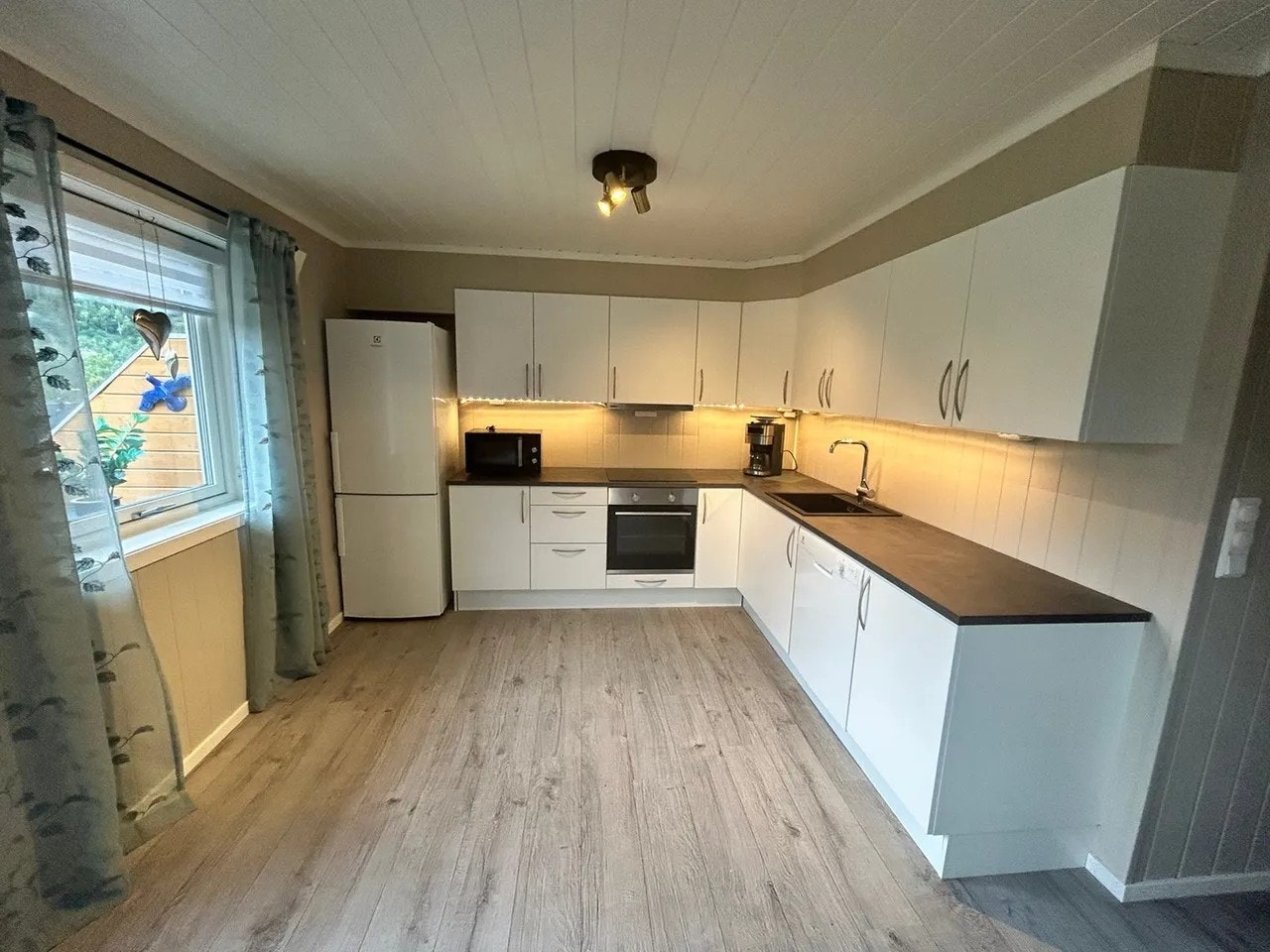 Hybel: Kjøkken (privat bilde tatt av selger) Galleribilde