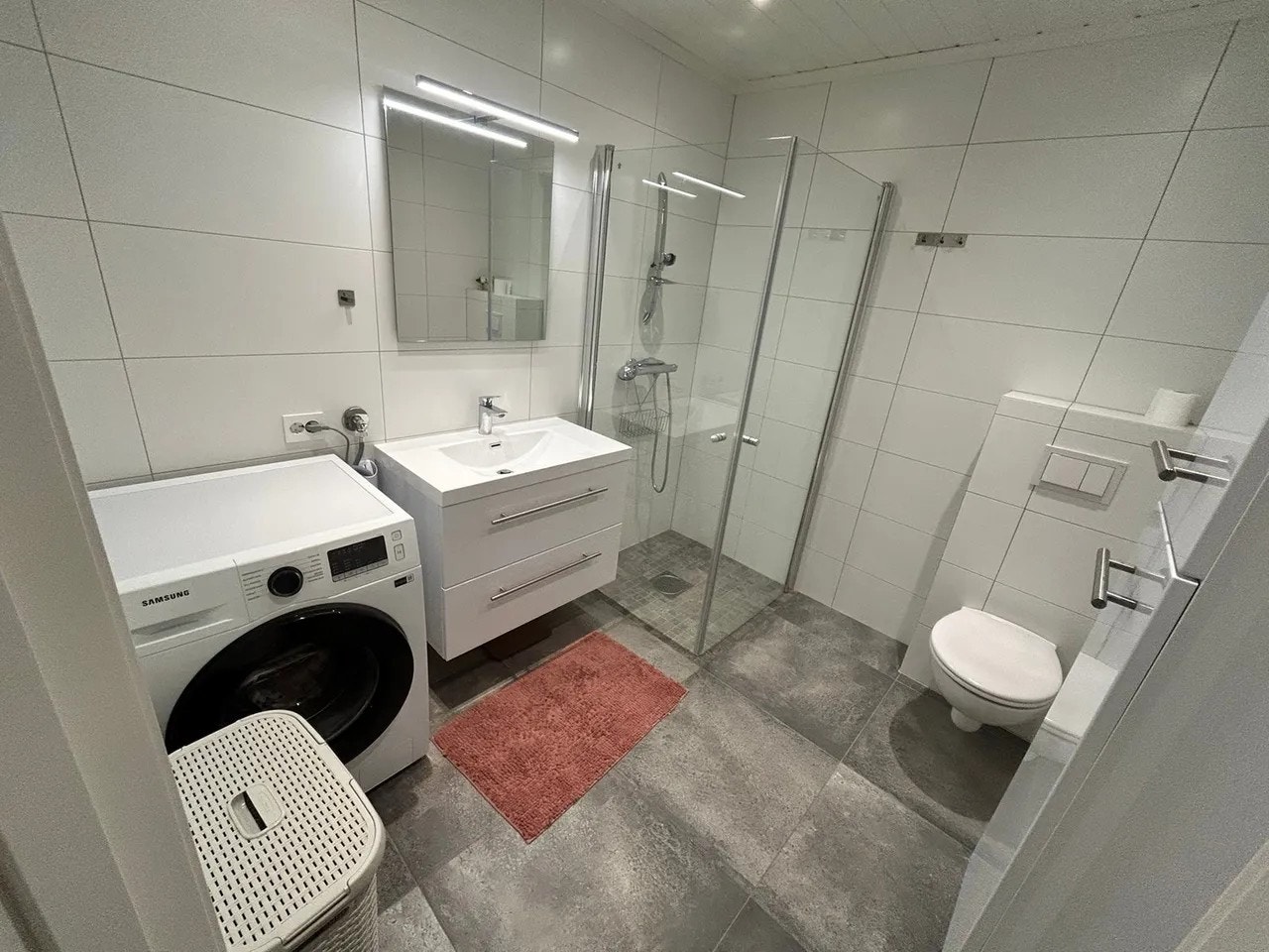 Hybel: Bad (privat bilde tatt av selger) Galleribilde