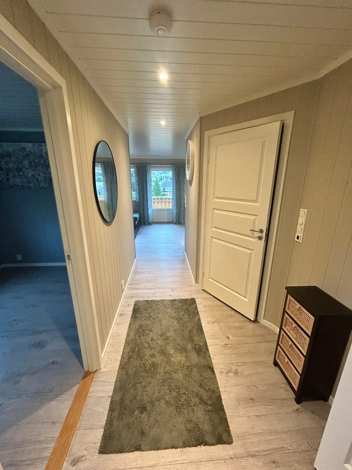 Hybel: Entre/gang (privat bilde tatt av selger) Galleribilde