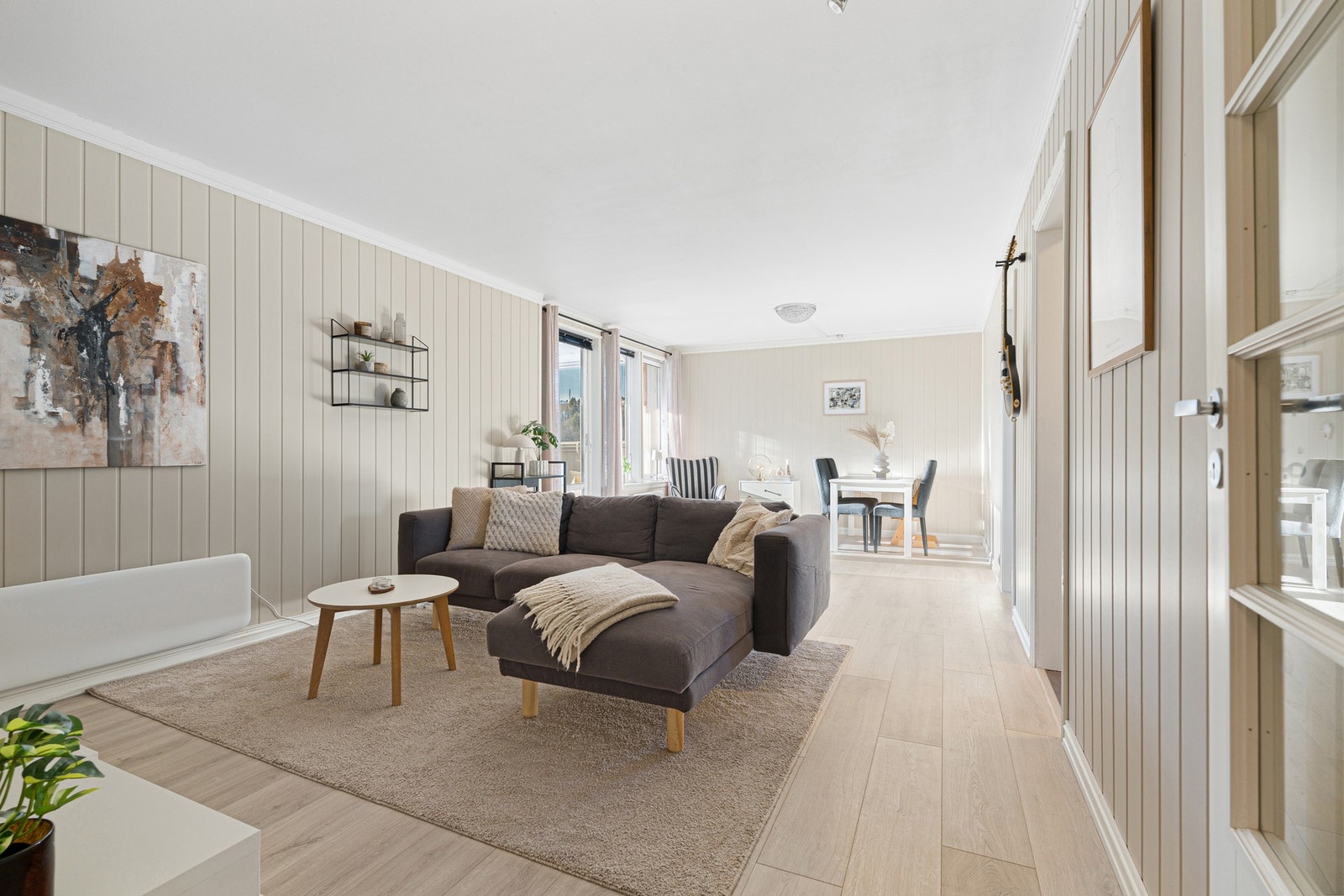 Rålekker 4-roms leilighet i 8. etasje med svært gode sol- og utsiktsforhold. Galleribilde