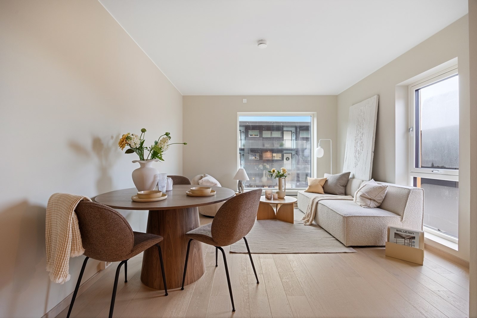 Plass til spisebord i stue Galleribilde