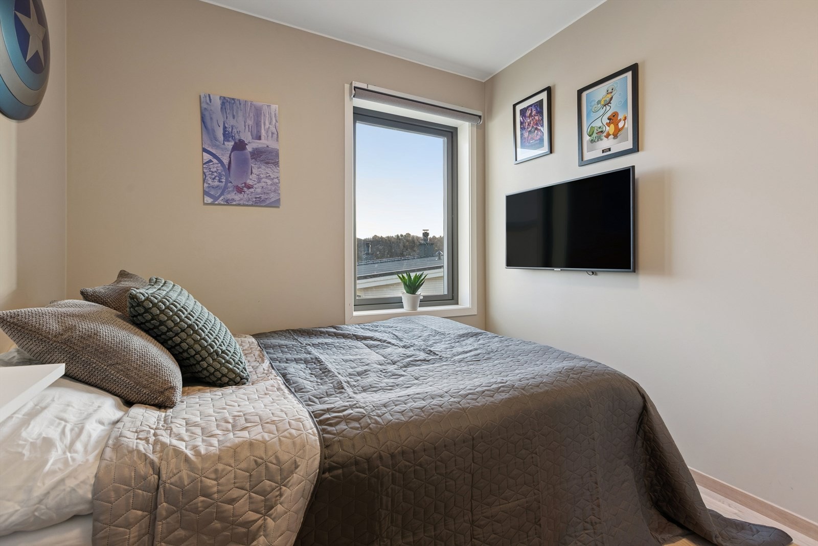 Ypperlig som barnerom, gjesterom eller hjemmekontor. Galleribilde