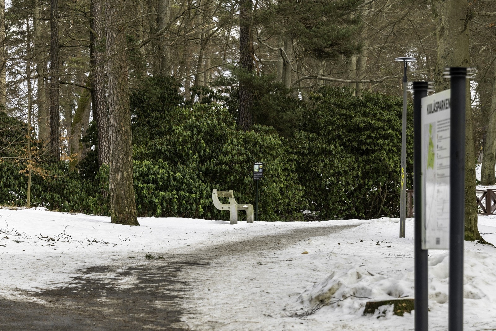 Kulåsparken tilbyr tur- og rekreasjonsmuligheter rett ved eiendommen, ideelt for friluftsliv. Galleribilde