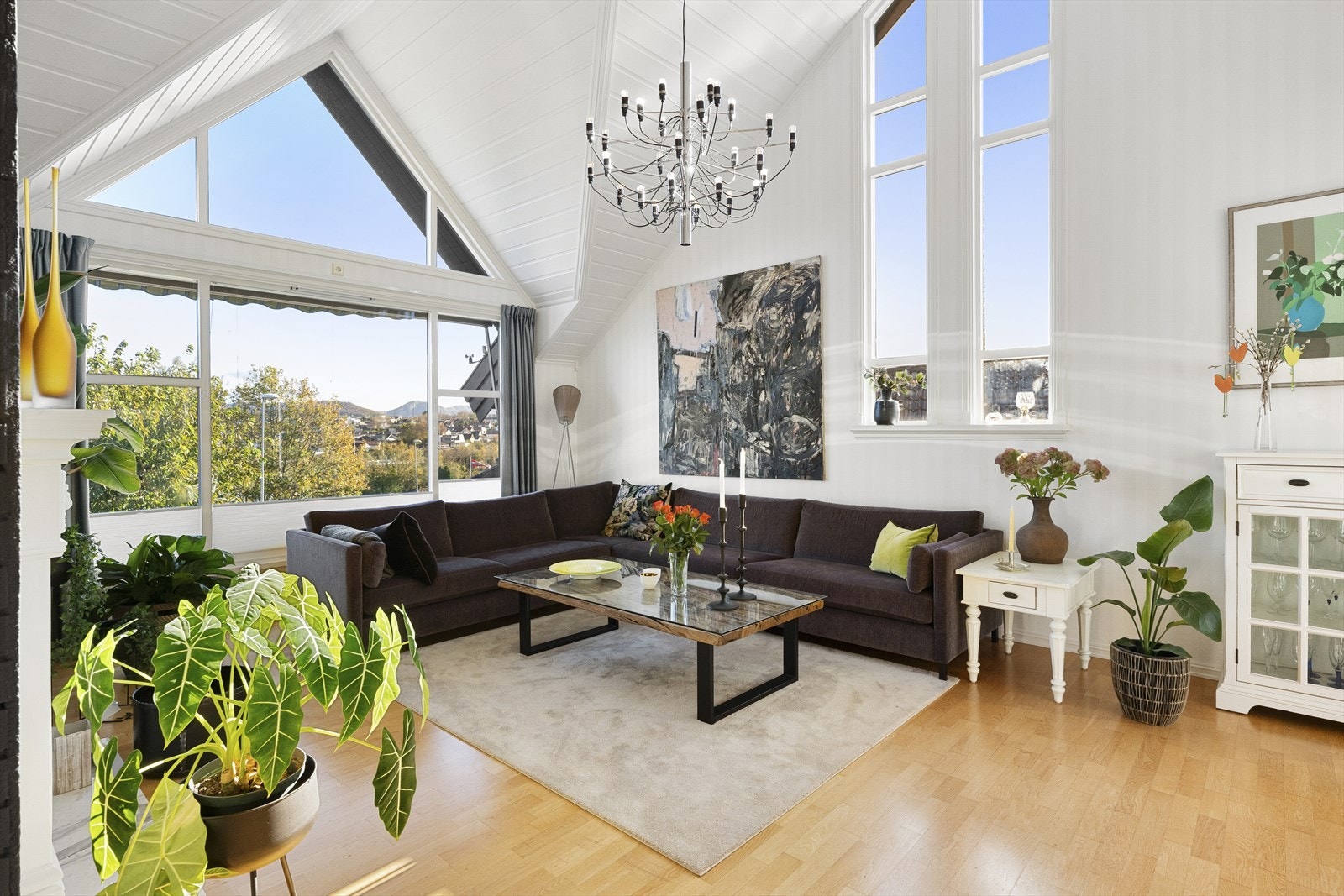 Boligen går over to plan og har en gjennomtenkt planløsning som passer perfekt for barnefamilien. Galleribilde