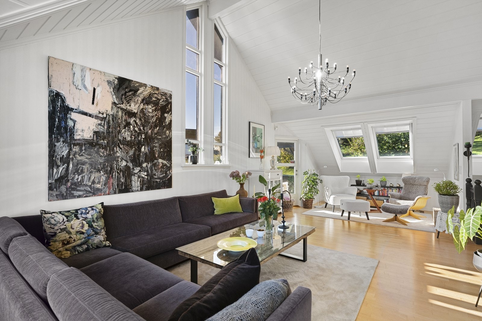 Legg merke til den gode takhøyden. Galleribilde