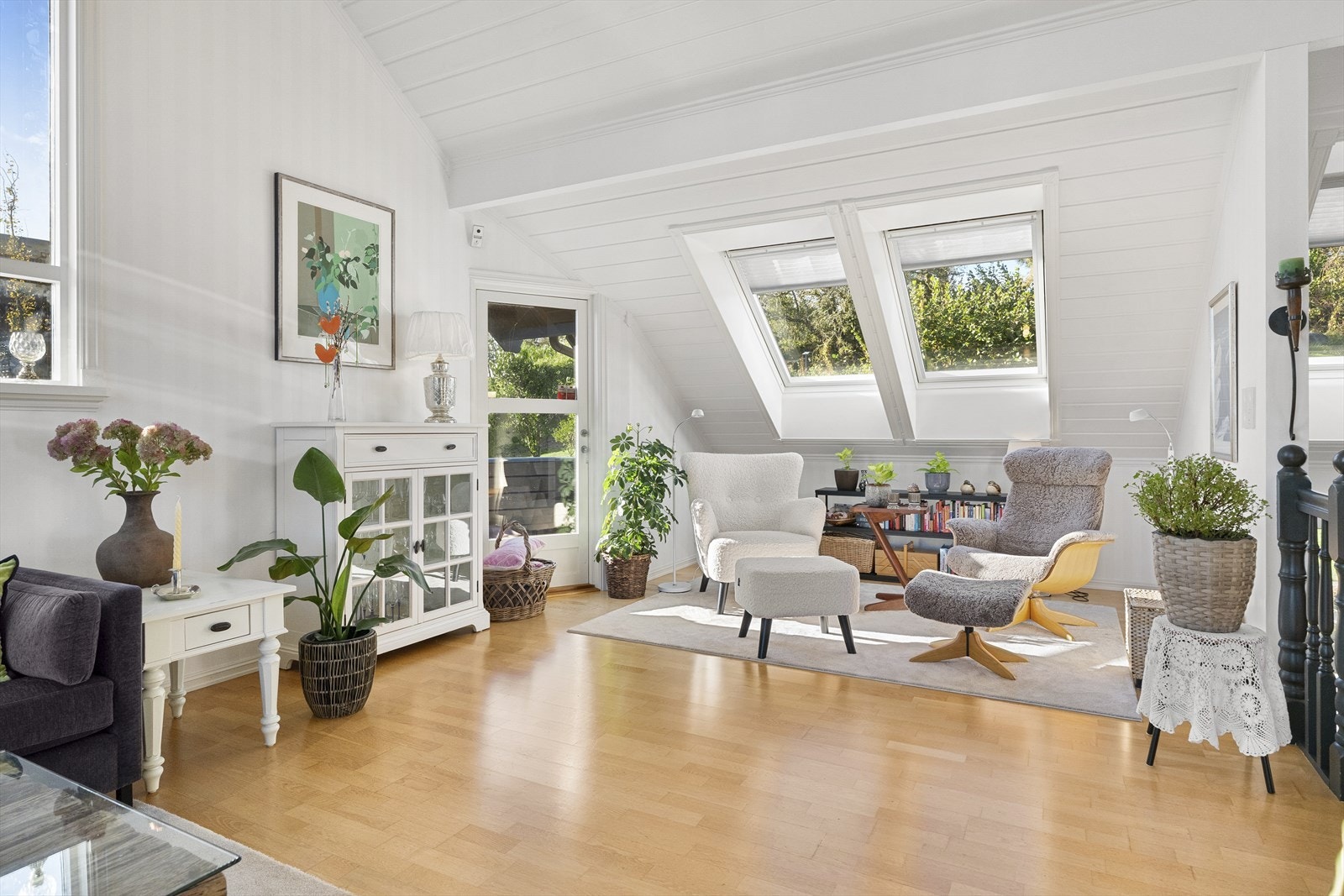 Fra stuen er det utgang til en balkong. Galleribilde