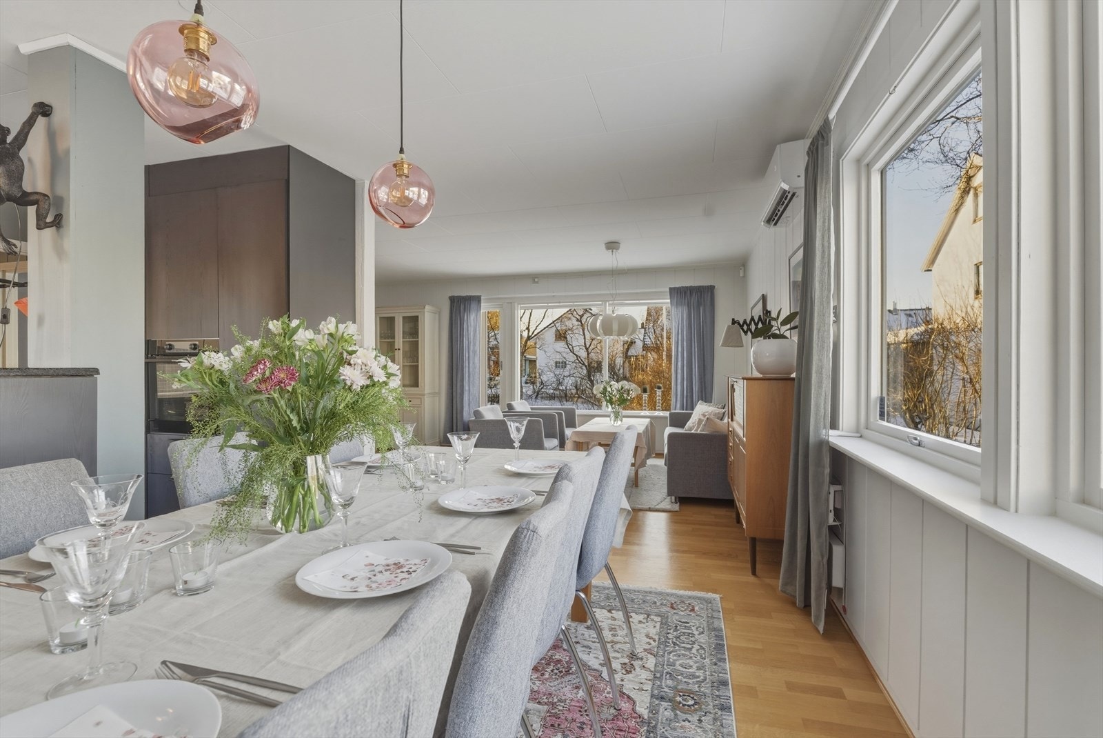 Spisestuedetalj. Galleribilde