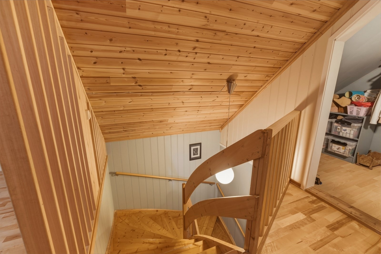 Trappenedgang. Galleribilde