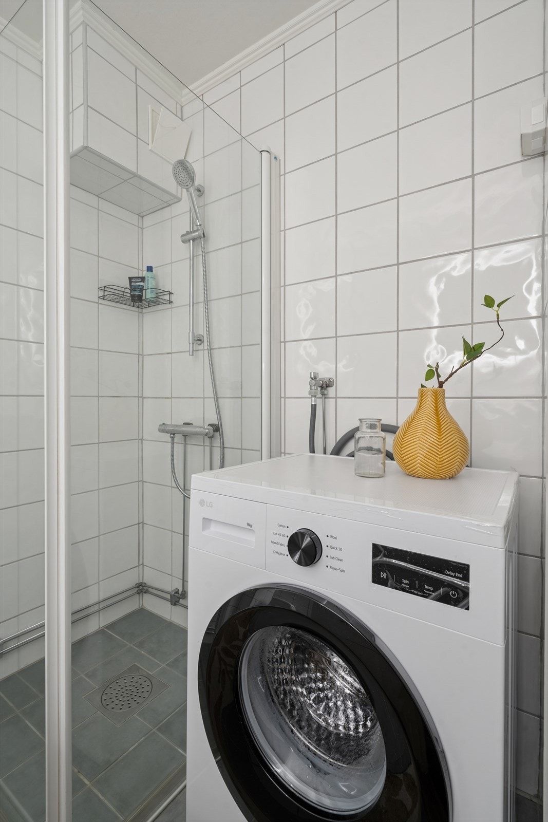 På baderommet er det opplegg for vaskemaskin. Galleribilde