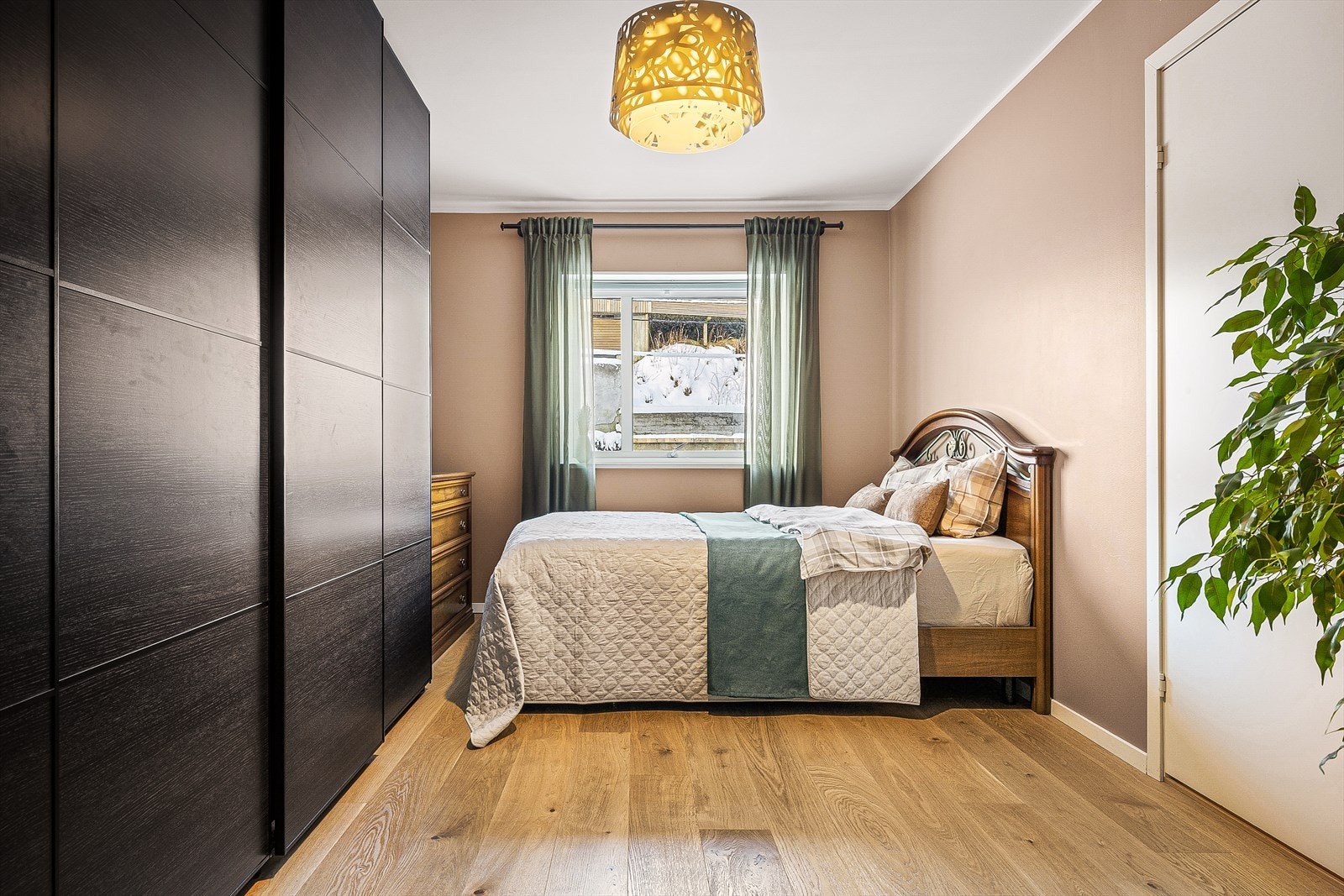 Hovedsoverom på hele 14,2 m². Galleribilde