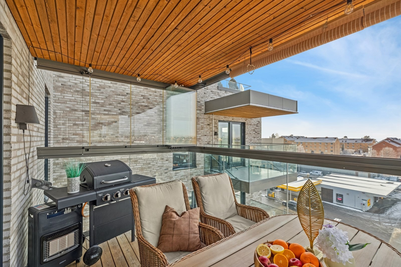 Balkongen vender mot sydvest og har et gulvareal målt til ca. 11 m². Galleribilde