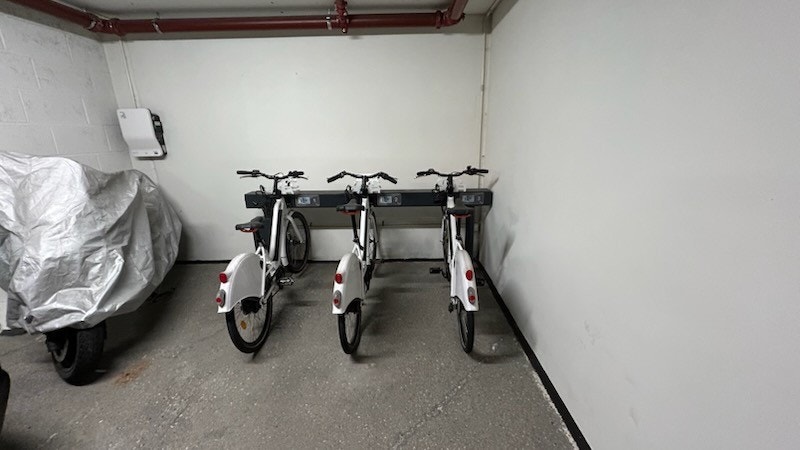 Borrettslaget har ELsykler som kan disponeres av beboere. Galleribilde