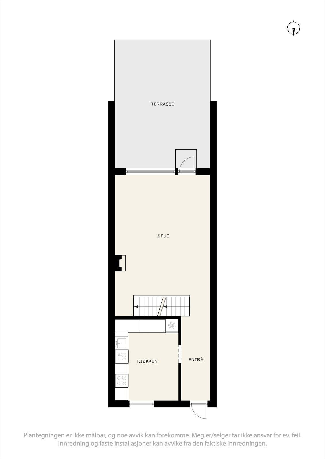 Første etasje har en åpen og sosial planløsning med entré, kjøkken og stue med utgang til terrasse. Galleribilde