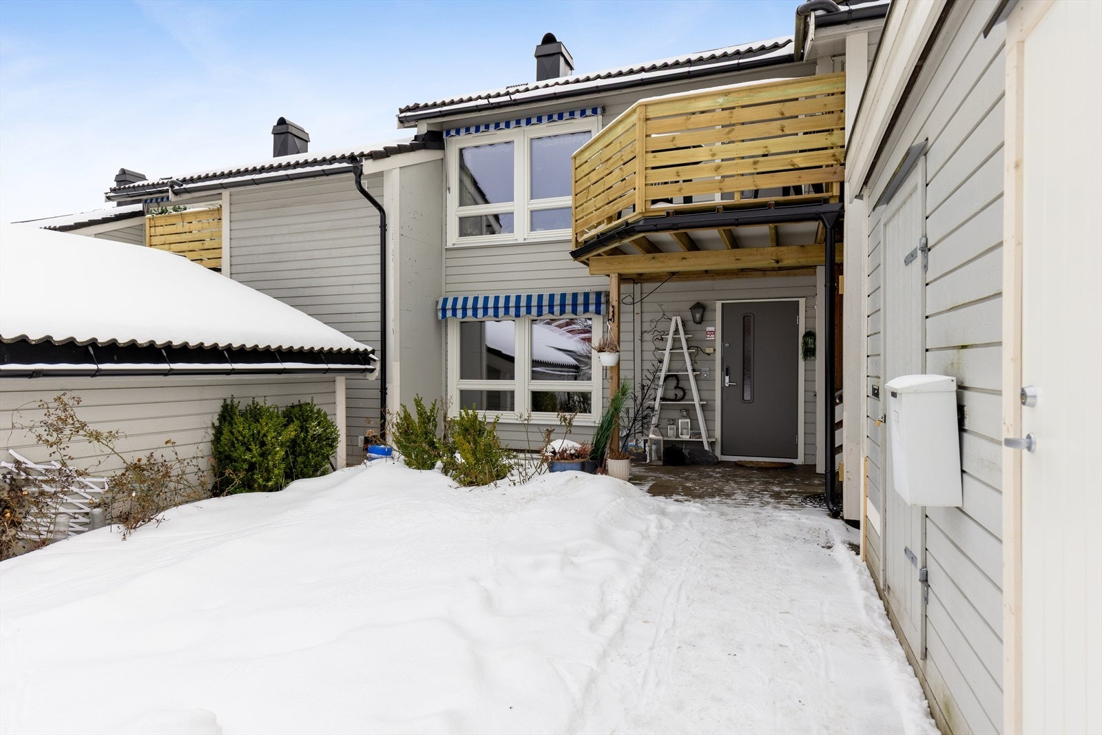 Leiligheten ligger i et etablert og rolig boområde. Galleribilde