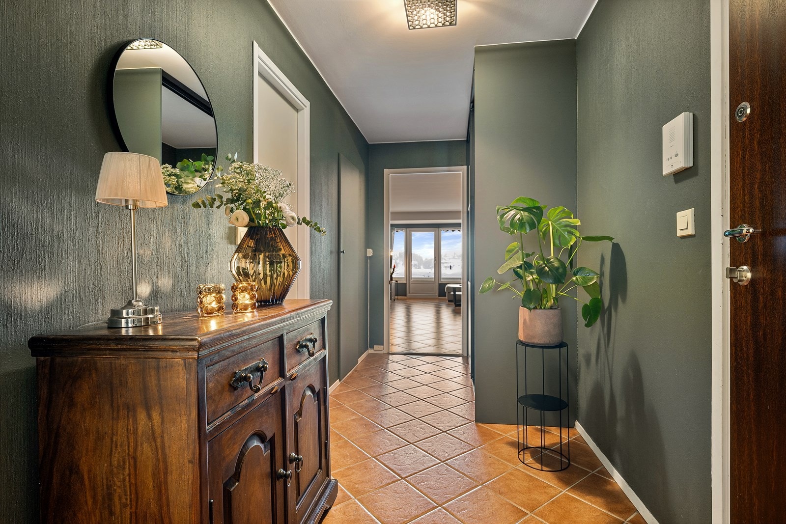 Her får du praktisk adkomst til øvrige rom i leiligheten Galleribilde