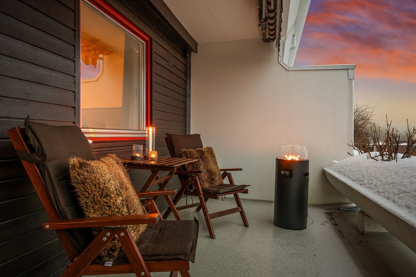 Her er det god plass til utendørs sittegruppe og møblement Galleribilde