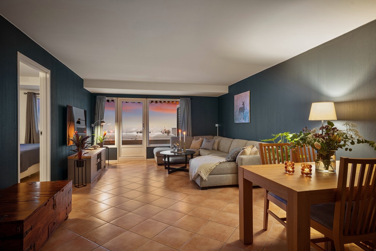 Leiligheten ligger meget attraktivt og sentralt like utenfor Sandvika sentrum, med flott utsikt og gode solforhold Galleribilde