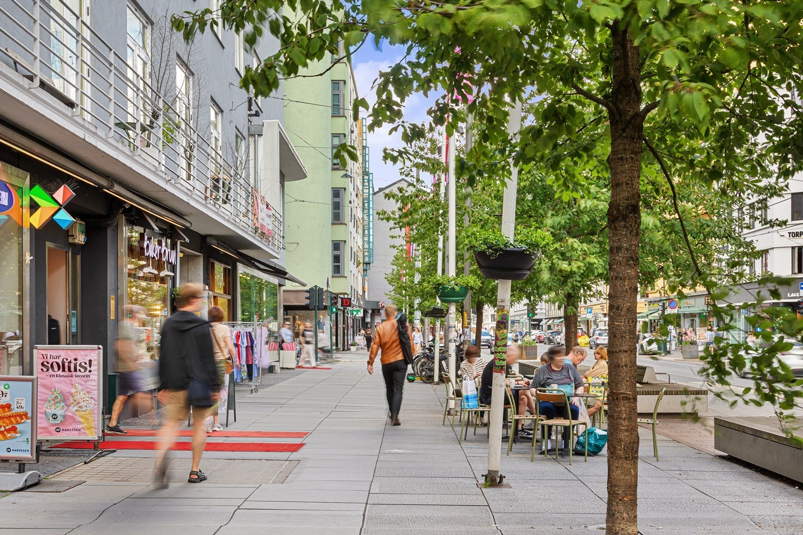 Med Bogstadveien rett utenfor døren har man alt i umiddelbar nærhet. Gaten er en av landets beste handlegater og tilbyr et rikt utvalg av shoppingmuligheter Galleribilde