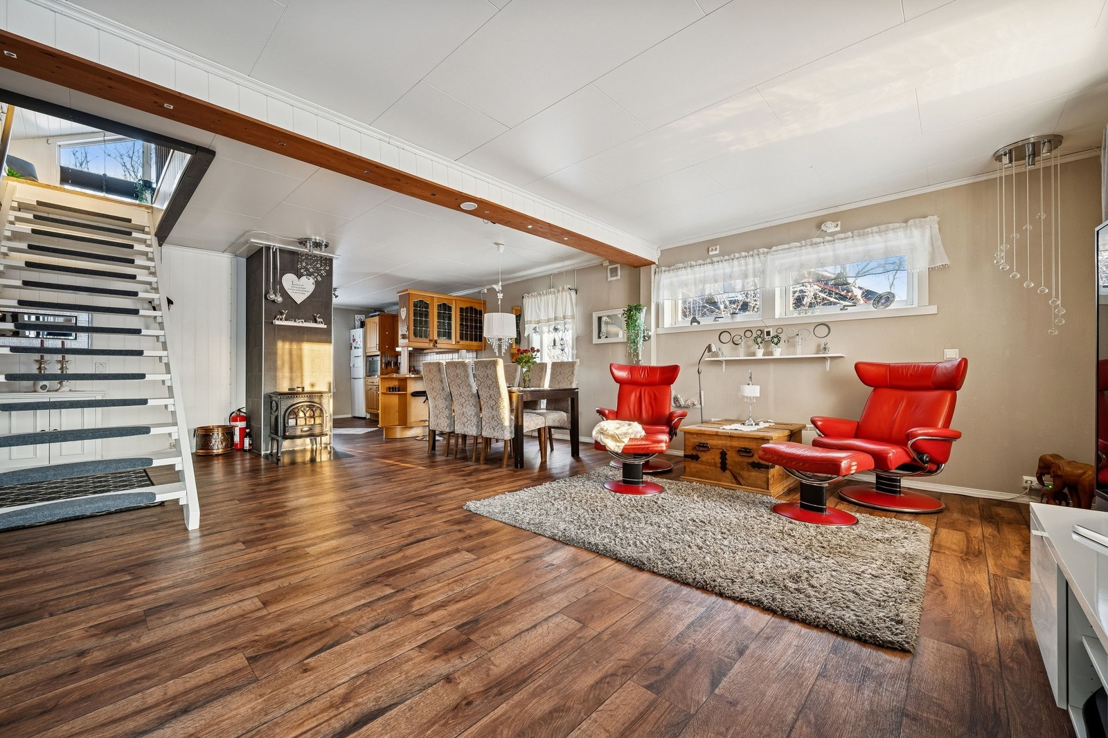 Stua nede Galleribilde