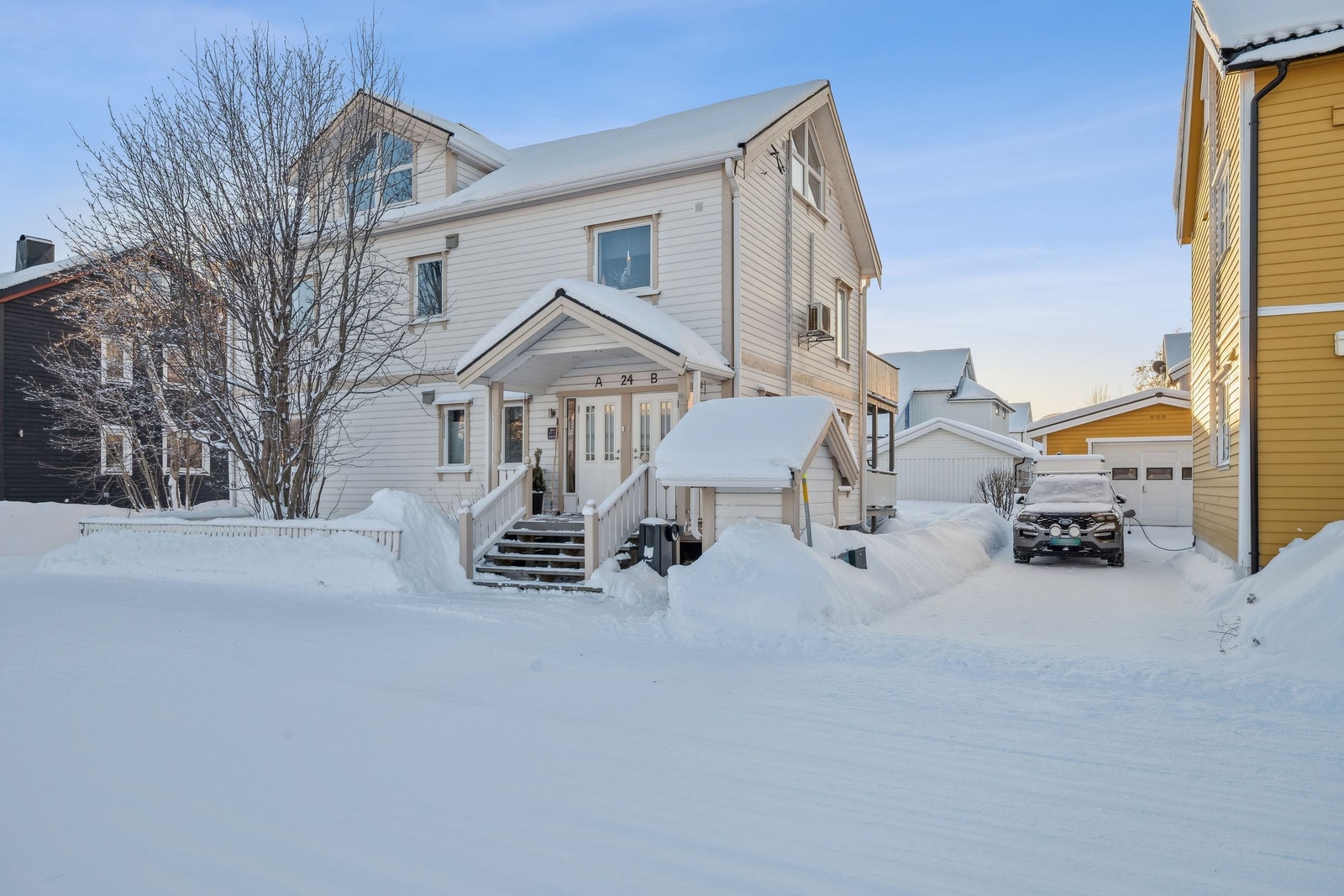 Inngang dør til høyre Galleribilde