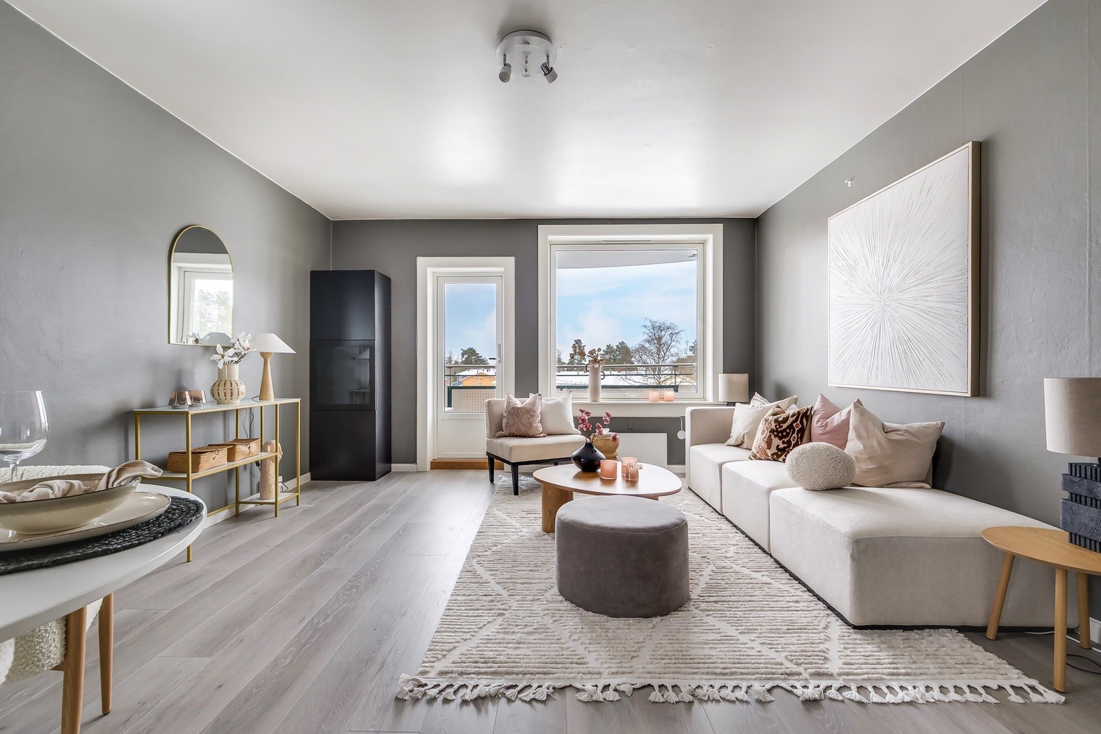 Lys og hyggelig stue med ingen innsyn Galleribilde