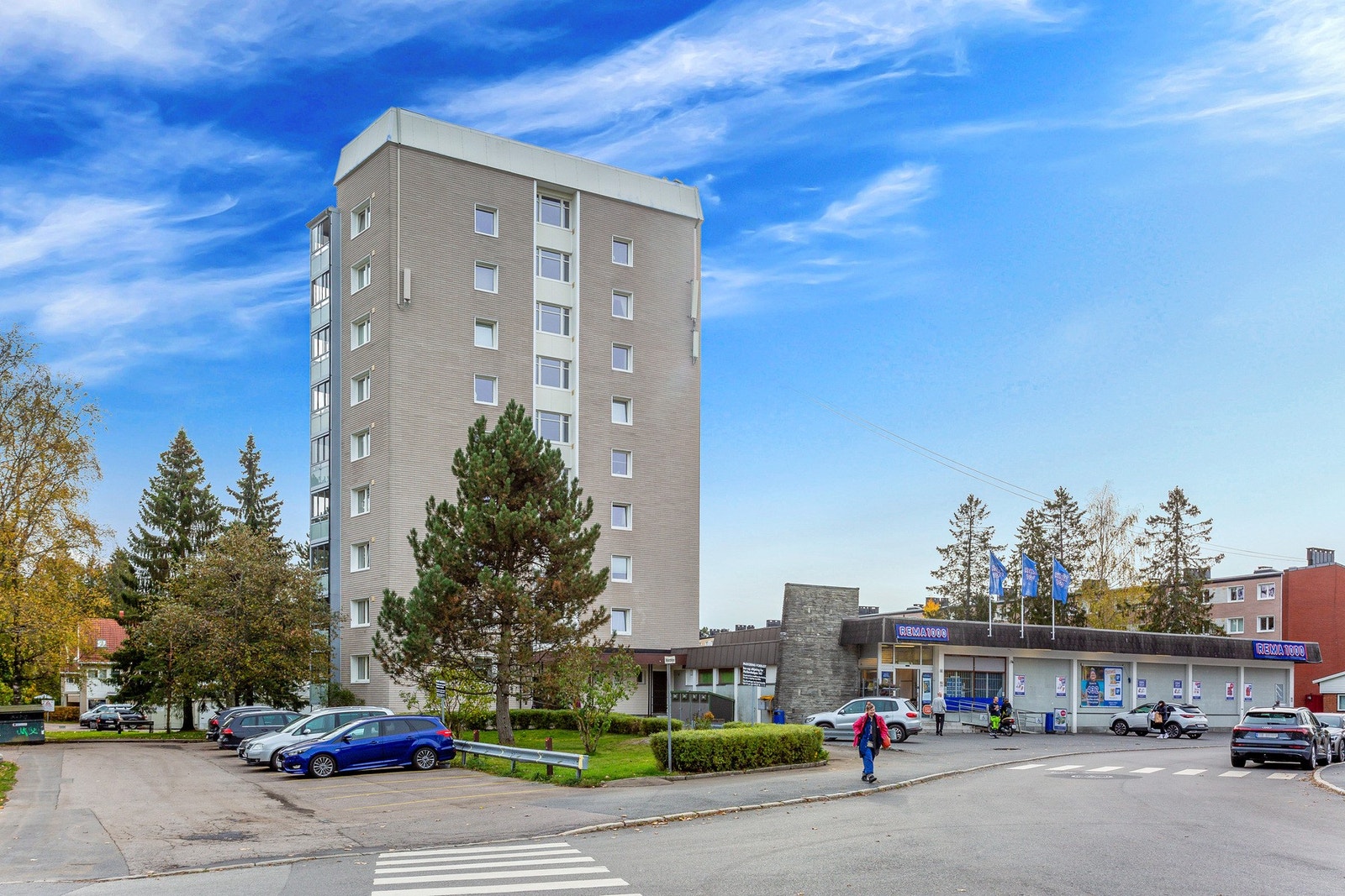 REMA 1000 Mellombølgen er ca 6 min i gangavstand fra leiligheten Galleribilde