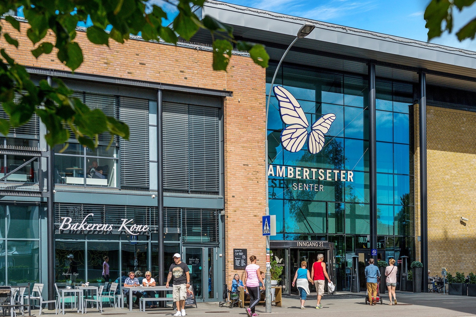 Lambertseter Senter ligger kort avstand fra leiligheten Galleribilde