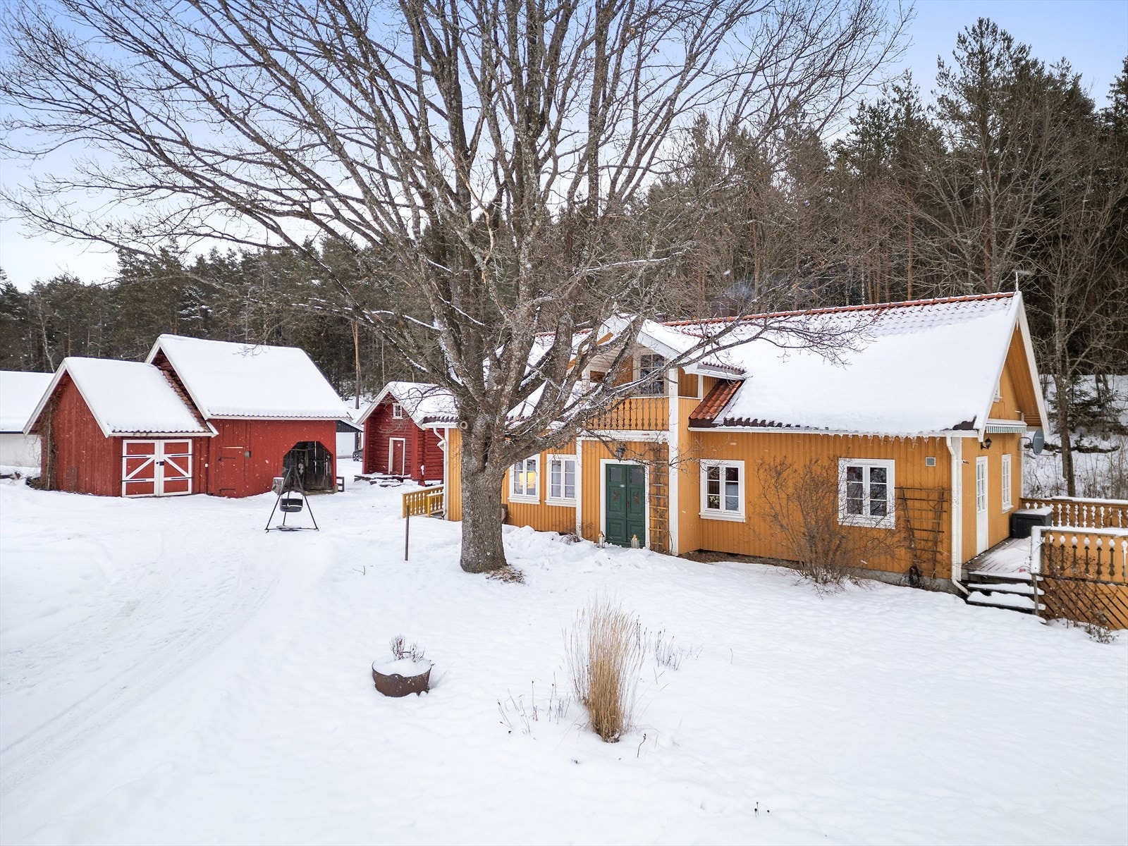 Tomten er på ca 2,4 mål Galleribilde