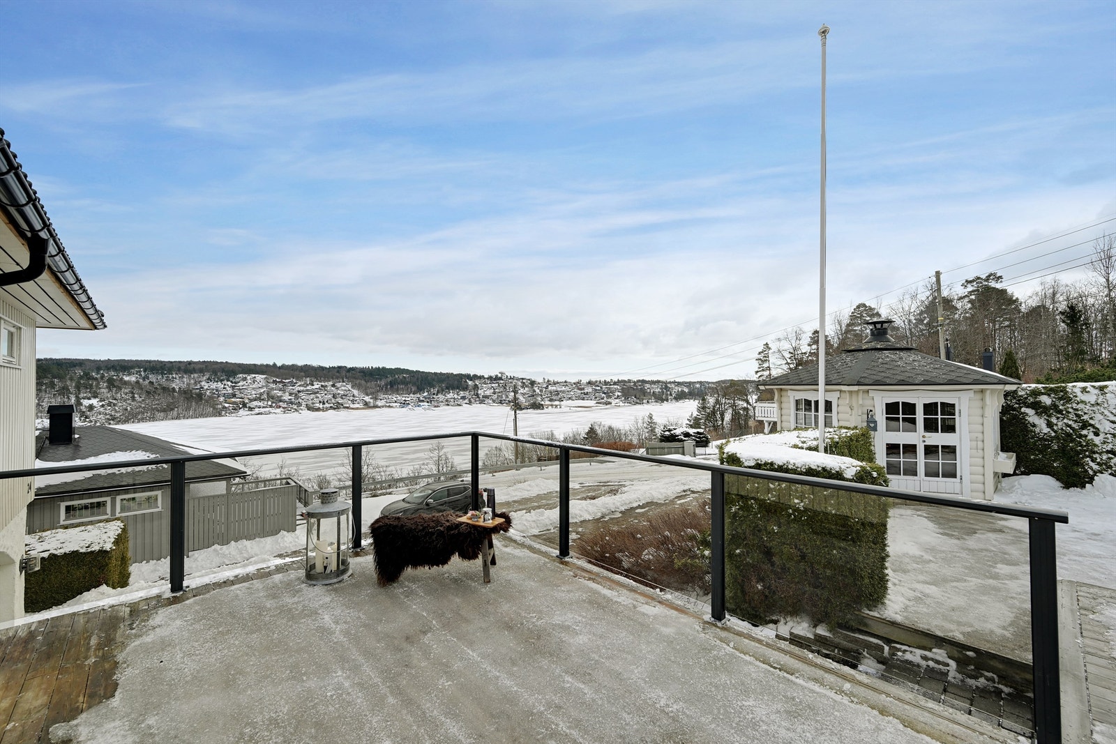 Terrassen ligger fantastisk til - området er barnevennlig og rolig. Galleribilde