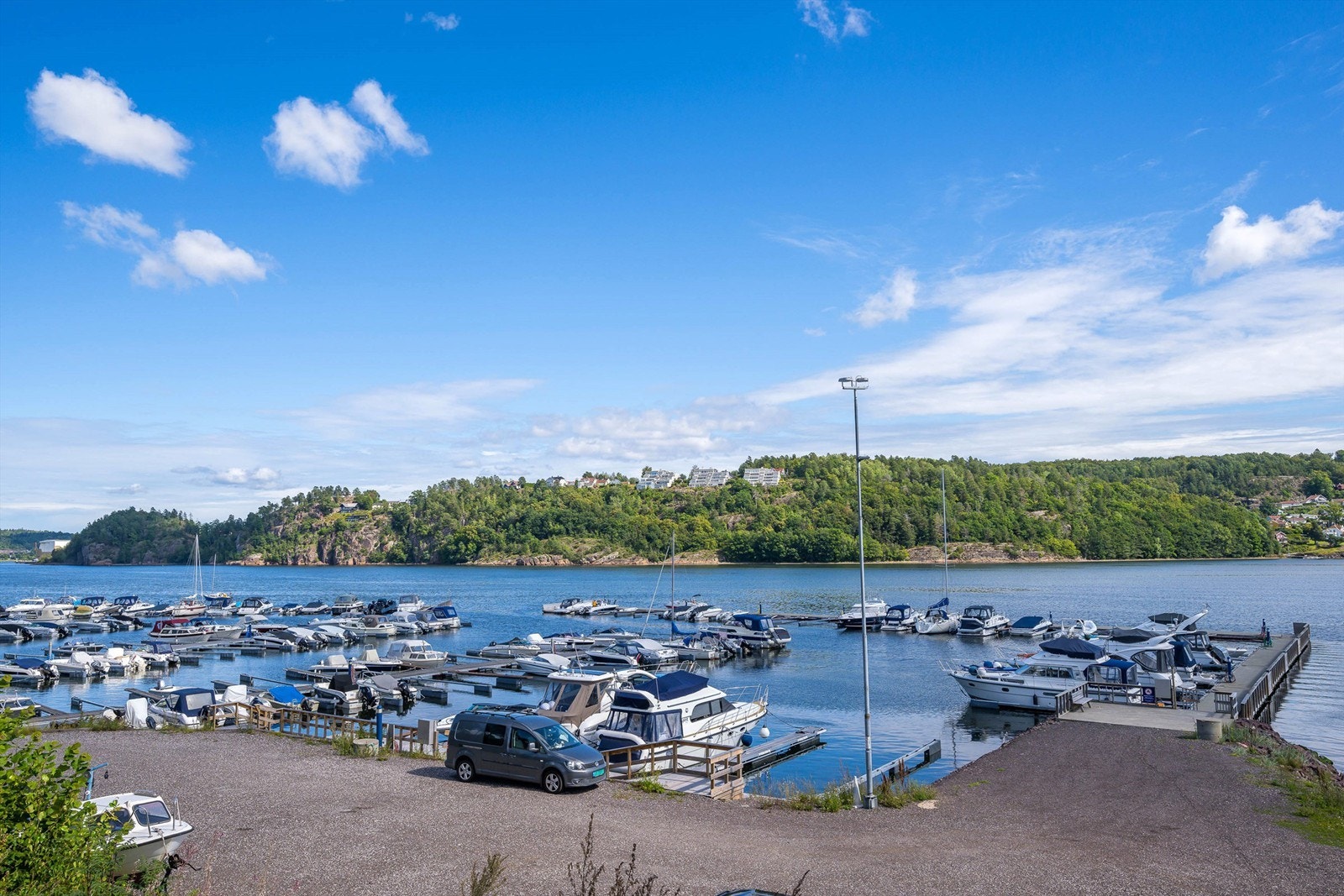 Rakkevik båthavn. Galleribilde