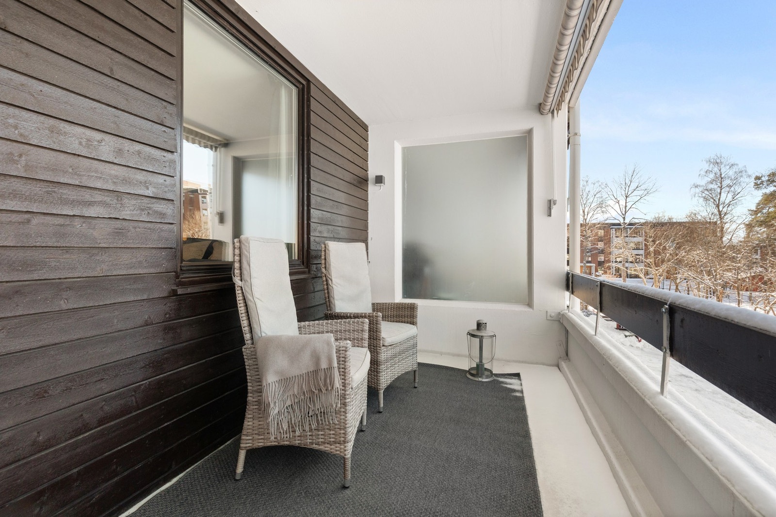 Her har man elektriske markiser og led-belysning. Galleribilde