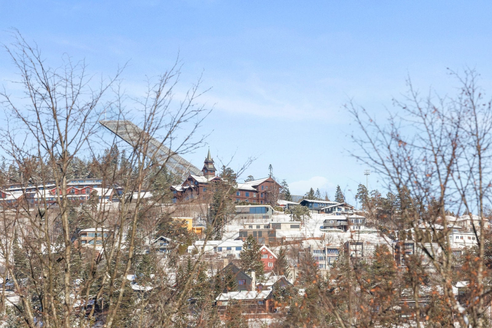 Utsikt mot Holmenkollen. Galleribilde